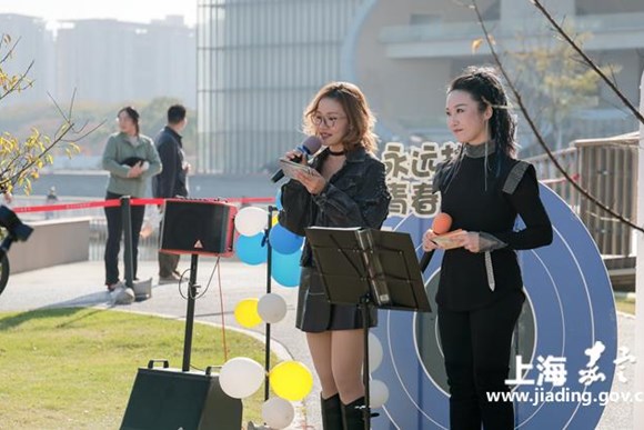 “爱在远香湖”湖畔歌手音乐会“摇滚专场”激情上演